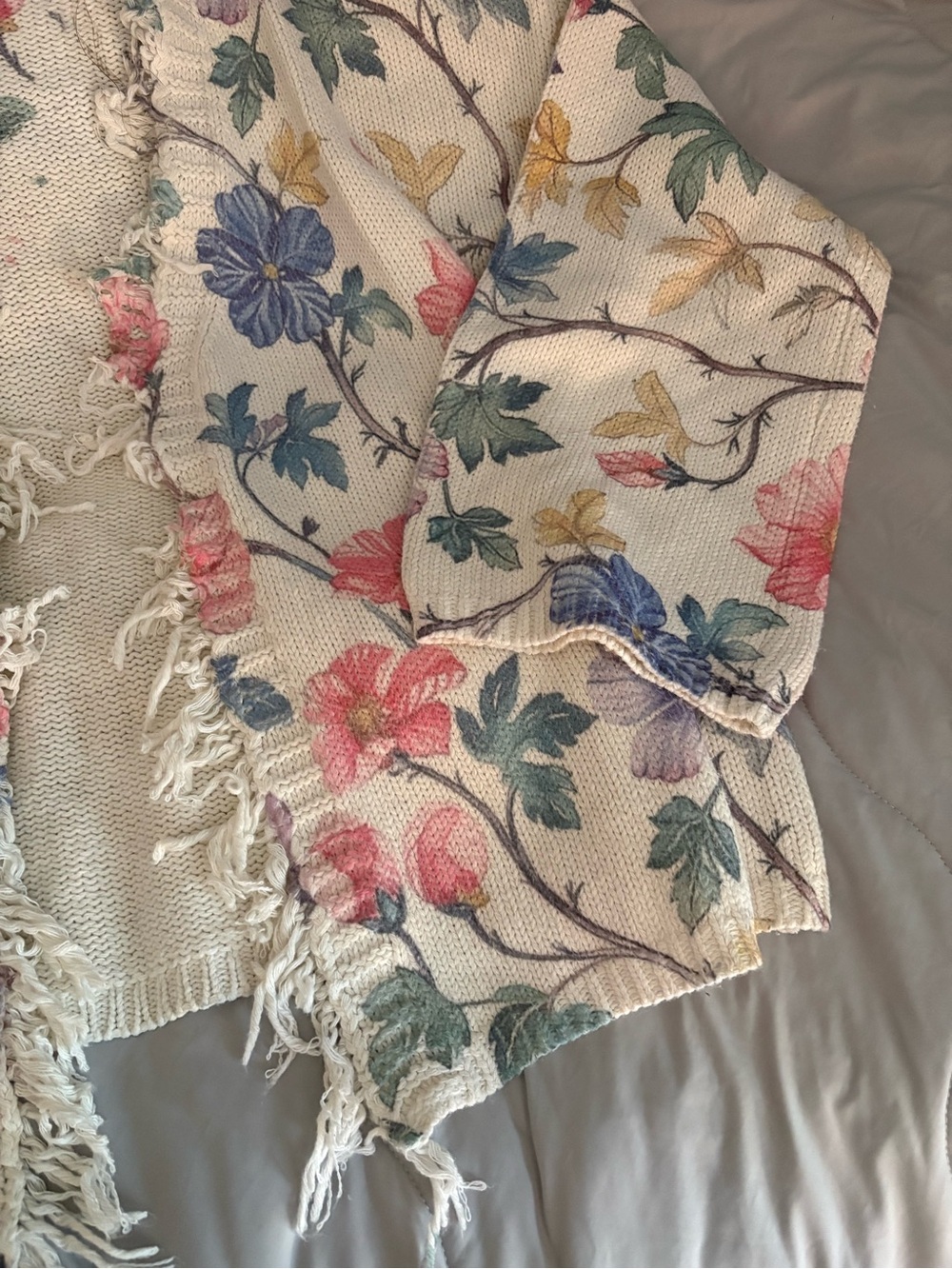 POL Open Front Floral Knit Fringe Cardigan Large Flowers Coquette Girl Feminine - Picture 4 of 8